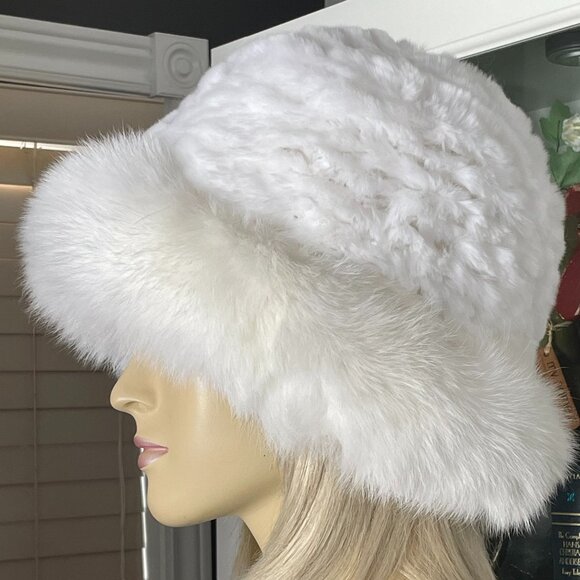 Women Beautiful Knitted Authentic WHITE FOX Fur Hat - Picture 5 of 6